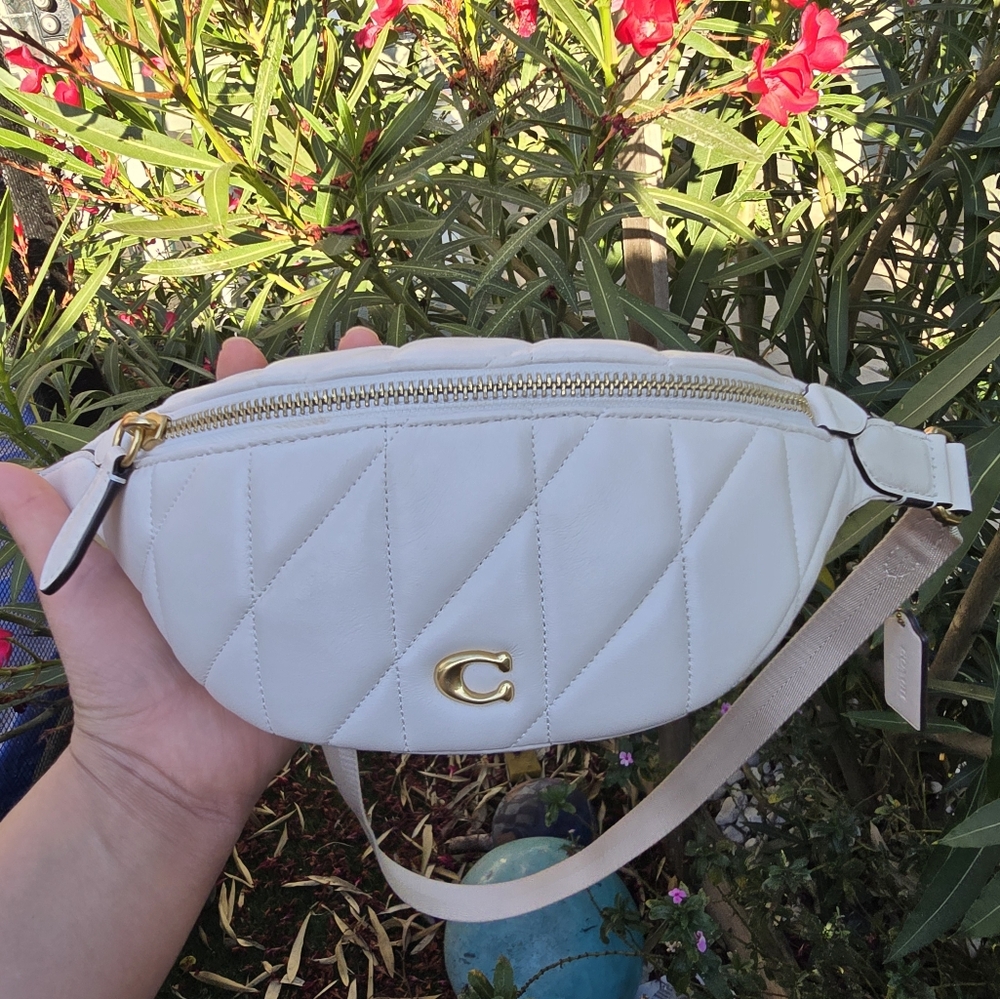 Coach essential belt bag quilted Ivory
